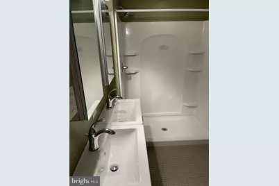 324 S Juniper Street #1, Philadelphia, PA 19107 - Photo 4