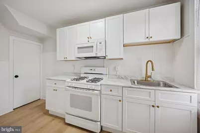 2502 S Robinson Street, Philadelphia, PA 19142 - Photo 10