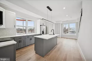 214 W Cumberland St, Philadelphia, PA 19133 - Photo 2