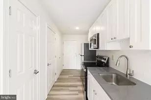 7040 Oxford Ave, Philadelphia, PA 19111 - Photo 16