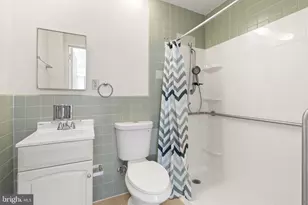 7040 Oxford Ave, Philadelphia, PA 19111 - Photo 24