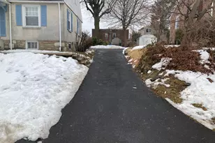 914 Arnold St, Philadelphia, PA 19111 - Photo 2