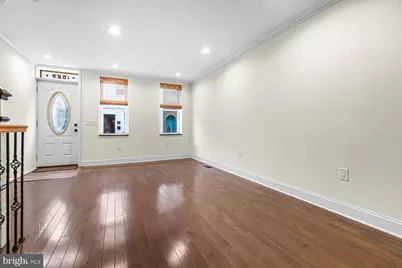 1629 S Iseminger Street, Philadelphia, PA 19148 - Photo 6