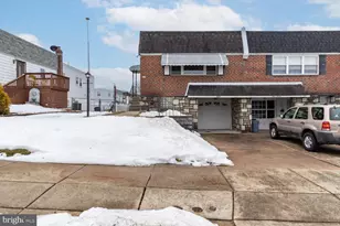 418 Densmore Rd, Philadelphia, PA 19116 - Photo 2