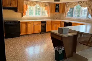 8027 Narvon St, Philadelphia, PA 19136 - Photo 6