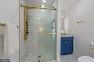 2227 Watkins St, Philadelphia, PA 19145 - Photo 24