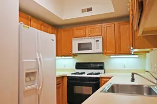 524 Easy St, Philadelphia, PA 19111 - Photo 12