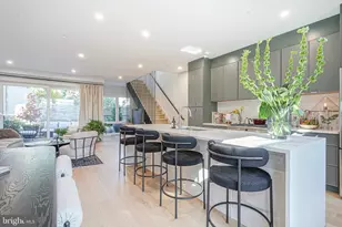 1102 E Columbia, Philadelphia, PA 19125 - Photo 10