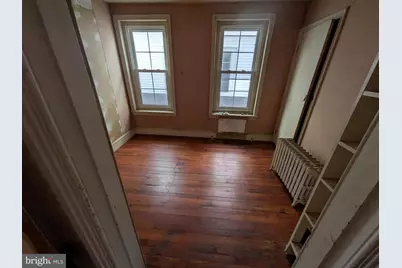 205 E Evergreen Avenue, Philadelphia, PA 19118 - Photo 8