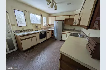 205 E Evergreen Avenue, Philadelphia, PA 19118 - Photo 16