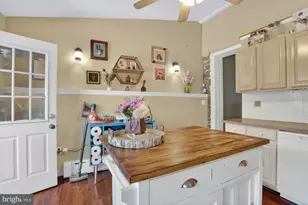 218 Jamestown St, Philadelphia, PA 19128 - Photo 10