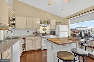 218 Jamestown St, Philadelphia, PA 19128 - Photo 8