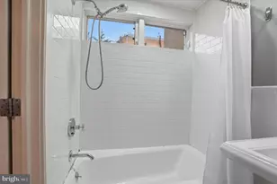 1040 N Leithgow St, Philadelphia, PA 19123 - Photo 28