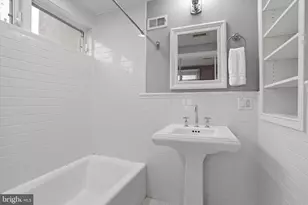 1040 N Leithgow St, Philadelphia, PA 19123 - Photo 16