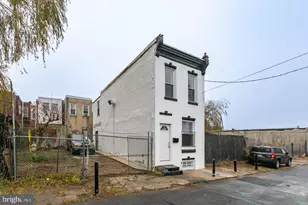 2735 N Waterloo St, Philadelphia, PA 19133 - Photo 2