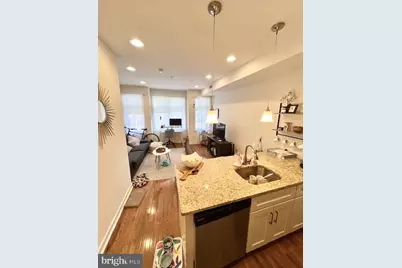 806 N 19th Street #B, Philadelphia, PA 19130 - Photo 4