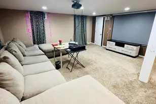 8239 Pine Rd, Philadelphia, PA 19111 - Photo 8