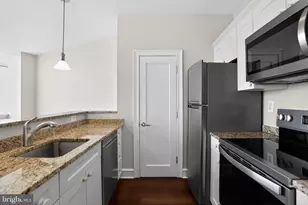 201 N 8th St, Philadelphia, PA 19106 - Photo 16