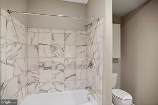 201 N 8th St, Philadelphia, PA 19106 - Photo 22