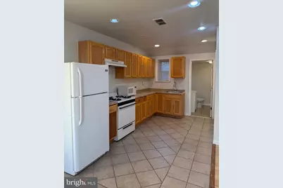 2427 N 10th Street #B, Philadelphia, PA 19133 - Photo 4
