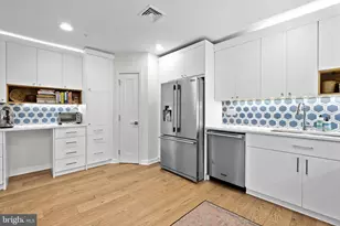 807 S 6th St, Philadelphia, PA 19147 - Photo 8