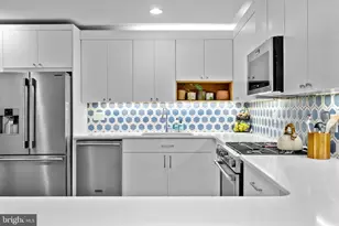 807 S 6th St, Philadelphia, PA 19147 - Photo 10