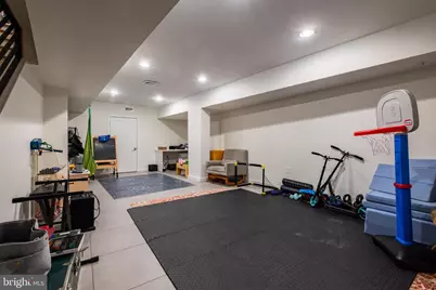 807 S 6th Street, Philadelphia, PA 19147 - Photo 40