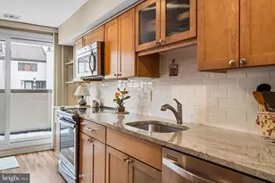 214 N 22nd St, Philadelphia, PA 19103 - Photo 12