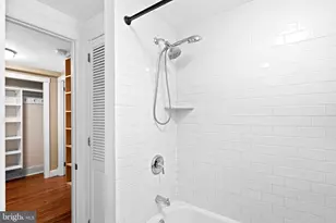 1008 Spruce St, Philadelphia, PA 19107 - Photo 16