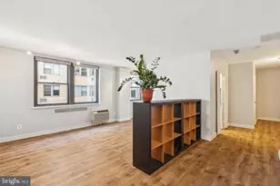 2601 Pennsylvania Ave, Philadelphia, PA 19130 - Photo 16