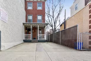 1632 Brown St, Philadelphia, PA 19130 - Photo 2