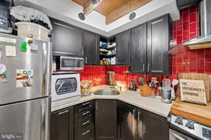 9 Bristow Pl, Philadelphia, PA 19123 - Photo 4