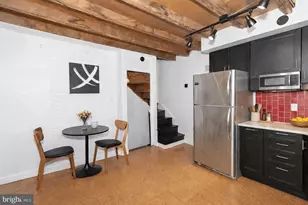 9 Bristow Pl, Philadelphia, PA 19123 - Photo 2