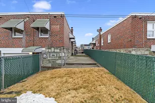 1605 Strahle St, Philadelphia, PA 19152 - Photo 32