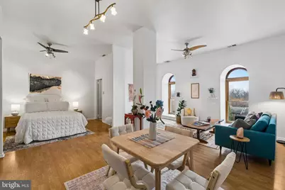 825 N 29th Street #4G, Philadelphia, PA 19130 - Photo 2