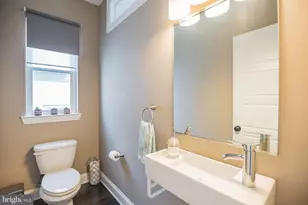 534 Green Ln, Philadelphia, PA 19128 - Photo 2