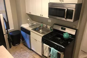 2031 Locust St, Philadelphia, PA 19103 - Photo 4