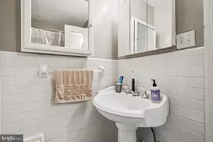 2031 Locust St, Philadelphia, PA 19103 - Photo 8