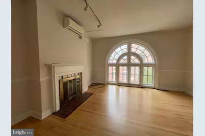 2038 Locust Street #3, Philadelphia, PA 19103 - Photo 8