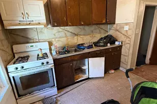 2003 S Norwood St, Philadelphia, PA 19145 - Photo 8