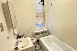 2003 S Norwood St, Philadelphia, PA 19145 - Photo 16