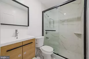 1225 Spruce St, Philadelphia, PA 19107 - Photo 16