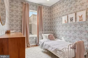 240 Pierce St, Philadelphia, PA 19148 - Photo 18