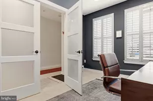 240 Pierce St, Philadelphia, PA 19148 - Photo 26