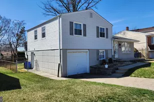 1112 Kent Ln, Philadelphia, PA 19115 - Photo 2