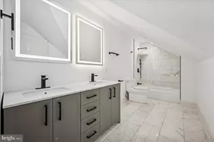 240 W Earlham Ter, Philadelphia, PA 19144 - Photo 22