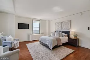 2031 Locust St, Philadelphia, PA 19103 - Photo 4