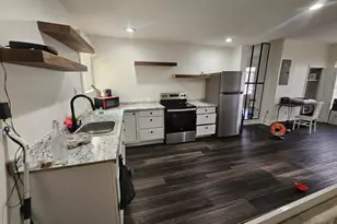 902 W Somerset St, Philadelphia, PA 19133 - Photo 4