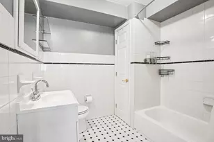 927 S 13th St, Philadelphia, PA 19147 - Photo 22