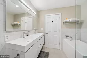 22 S Front St, Philadelphia, PA 19106 - Photo 8